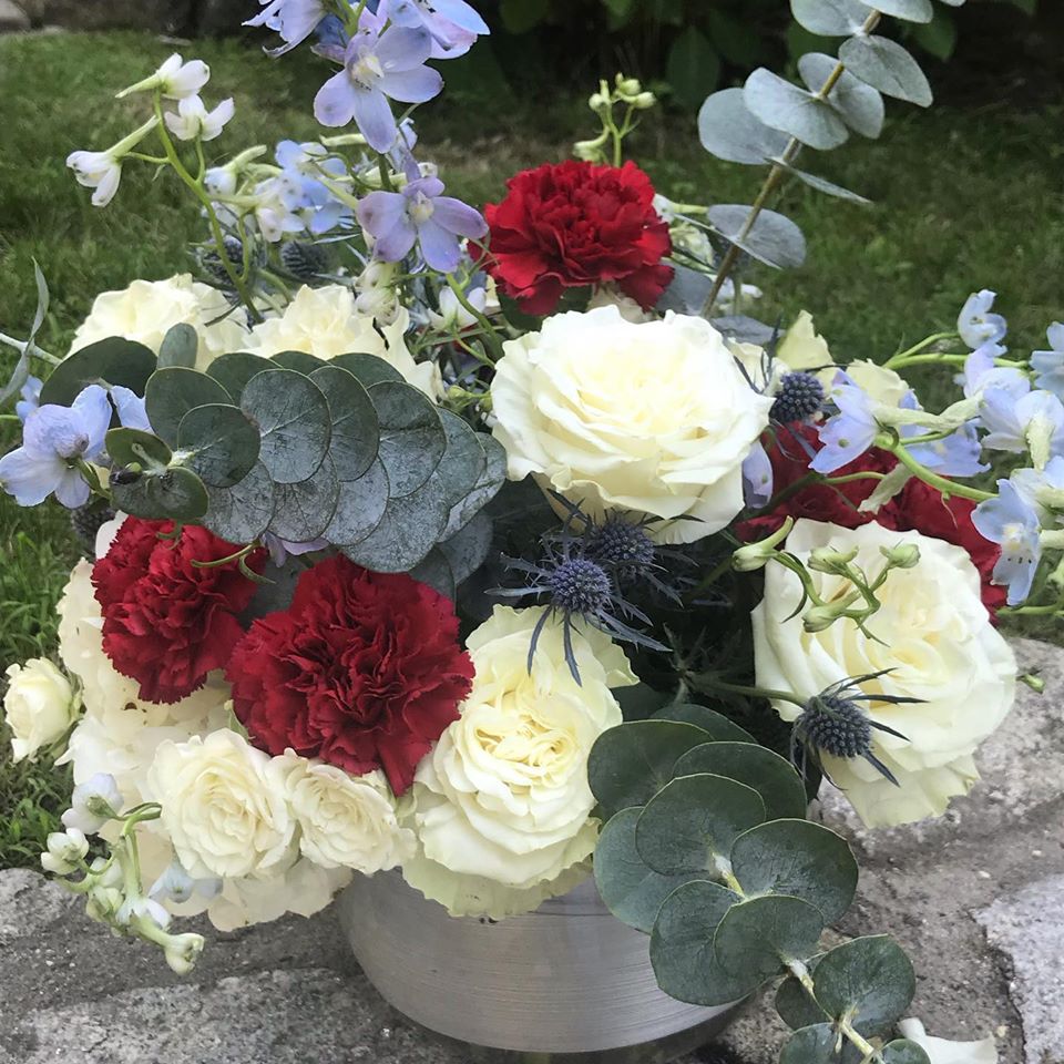 Photograph of Independence Day flower arrangement